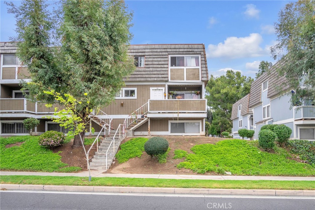 1925 Glenoaks Blvd Unit #100