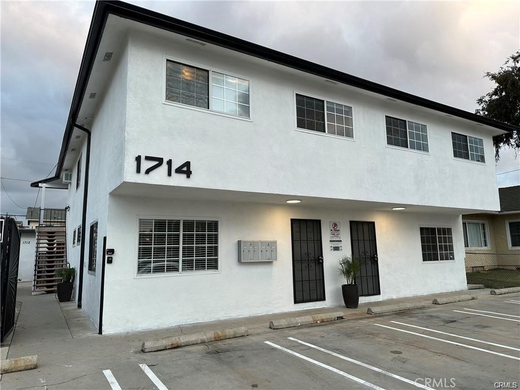 1712 Cherry Avenue
