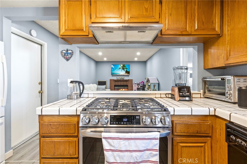 5323 E Avenue R11