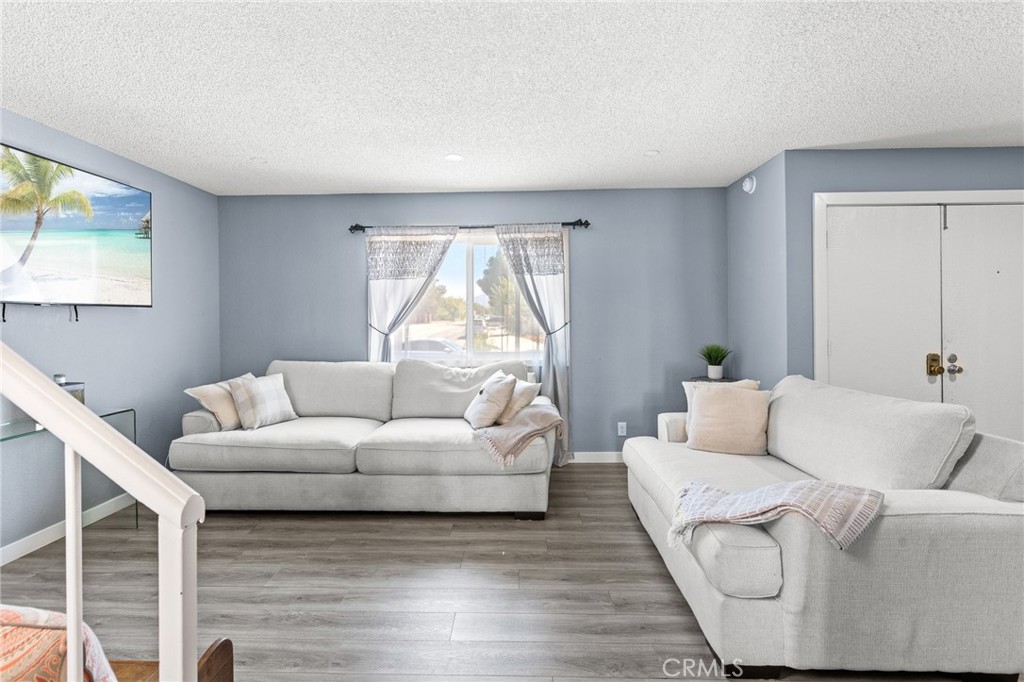5323 E Avenue R11