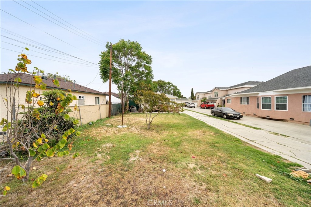1009 E Peck Street