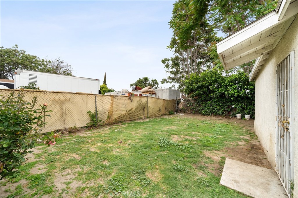 1009 E Peck Street