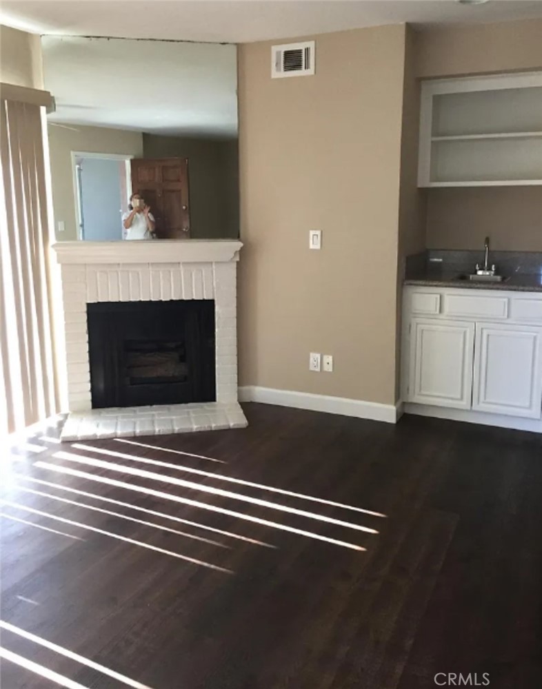 14105 Califa Street 205