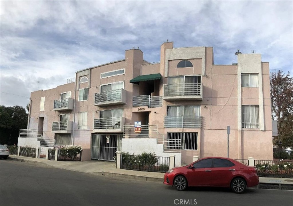 14105 Califa Street 205