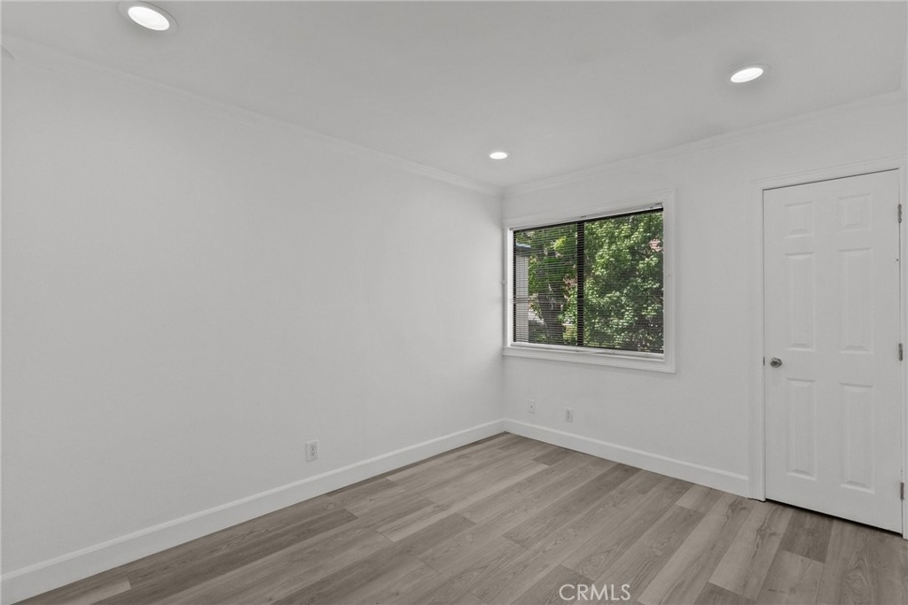 10500 Sunland Boulevard 4