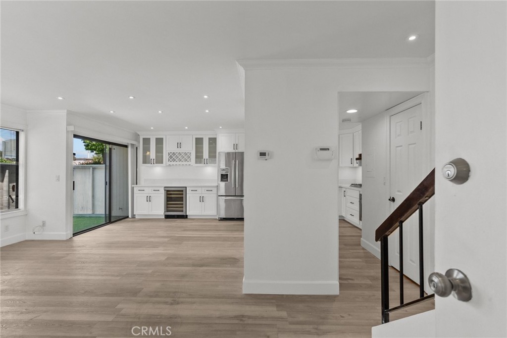 10500 Sunland Boulevard 4