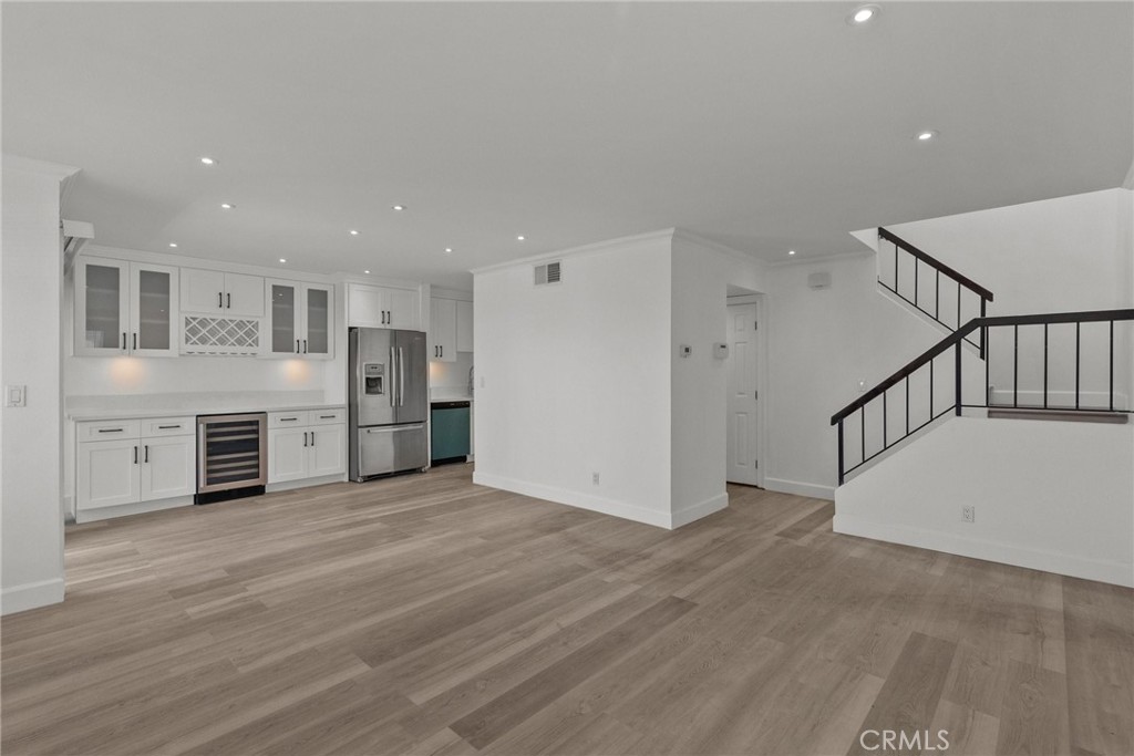 10500 Sunland Boulevard 4