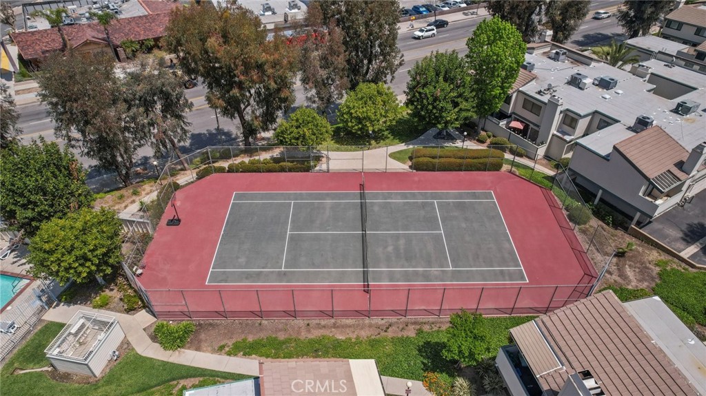 10500 Sunland Boulevard 4