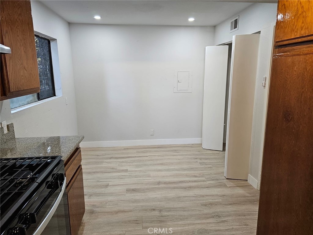 8331 Cedros Avenue 14