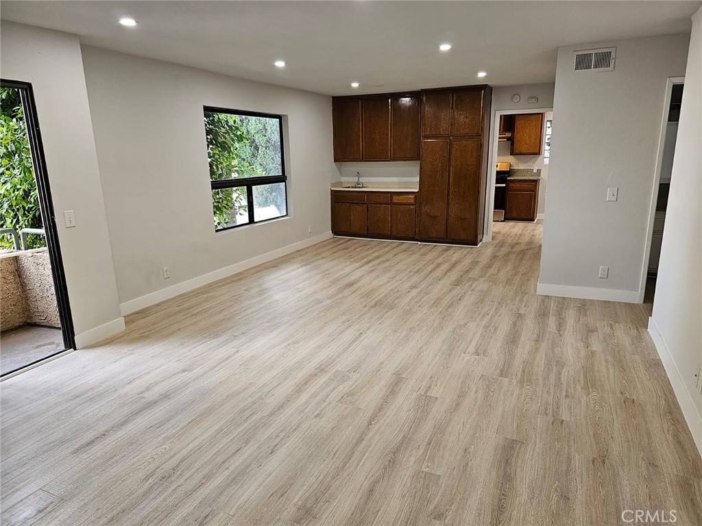 8331 Cedros Avenue 14
