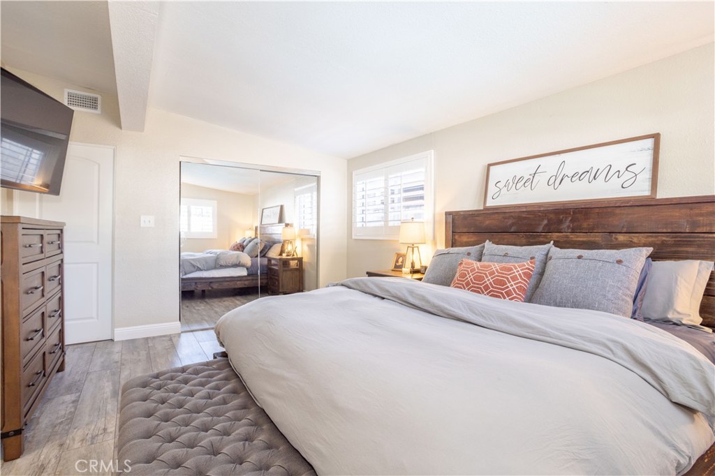 27573 Santa Clarita Road