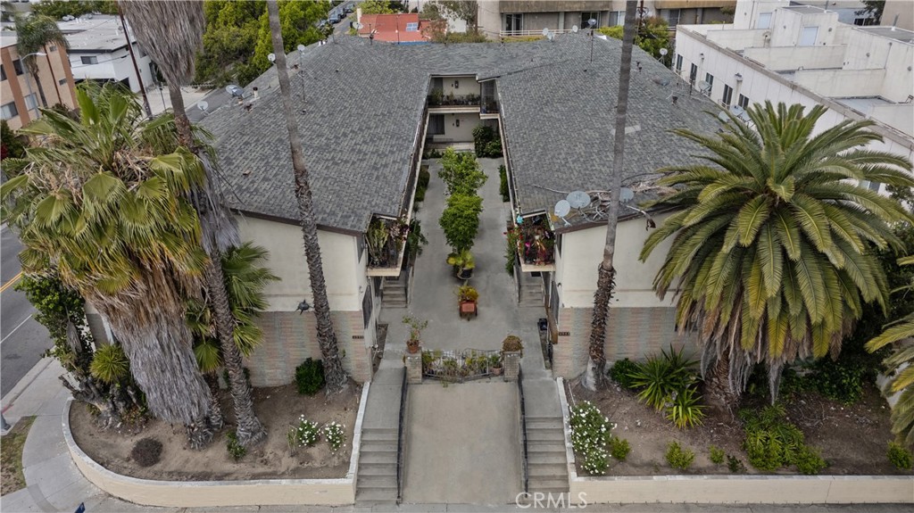 4955 Rosewood Avenue