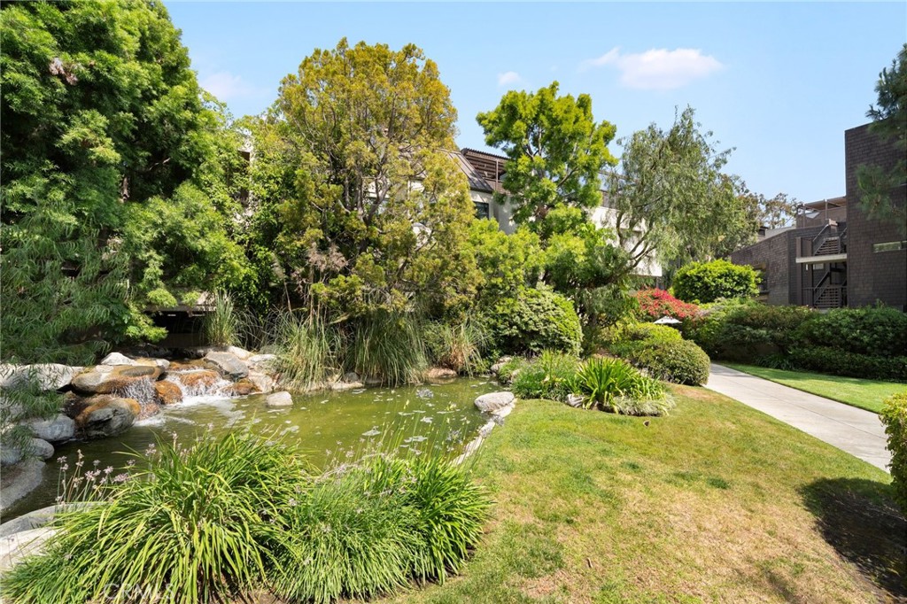 950 N Kings Road 160