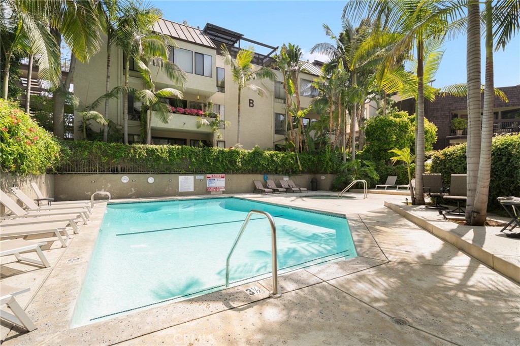 950 N Kings Road 160