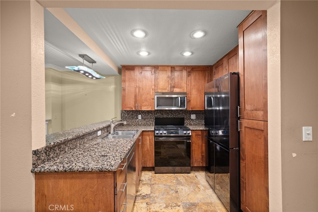 950 N Kings Road 160