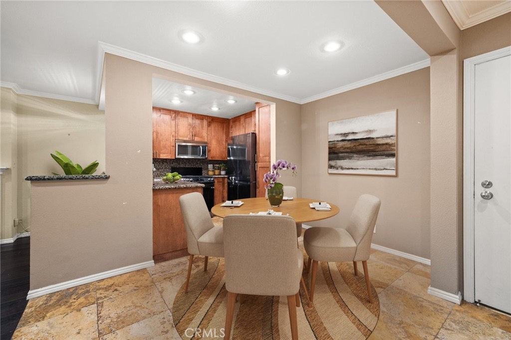 950 N Kings Road 160