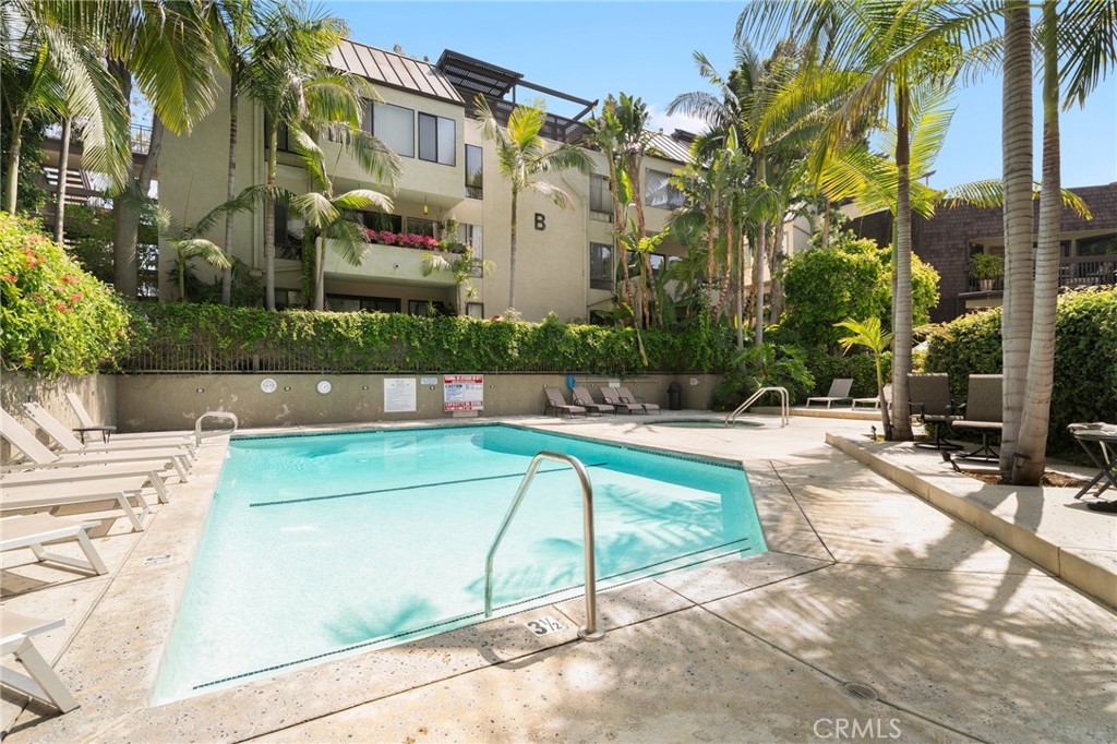 950 N Kings Road 160