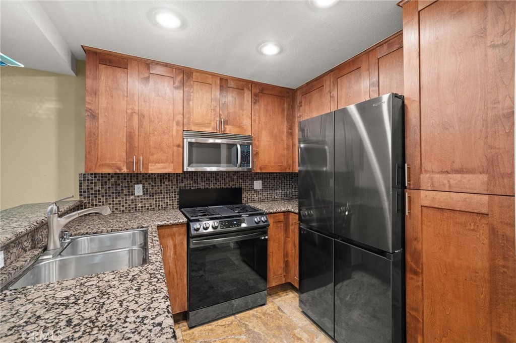 950 N Kings Road 160