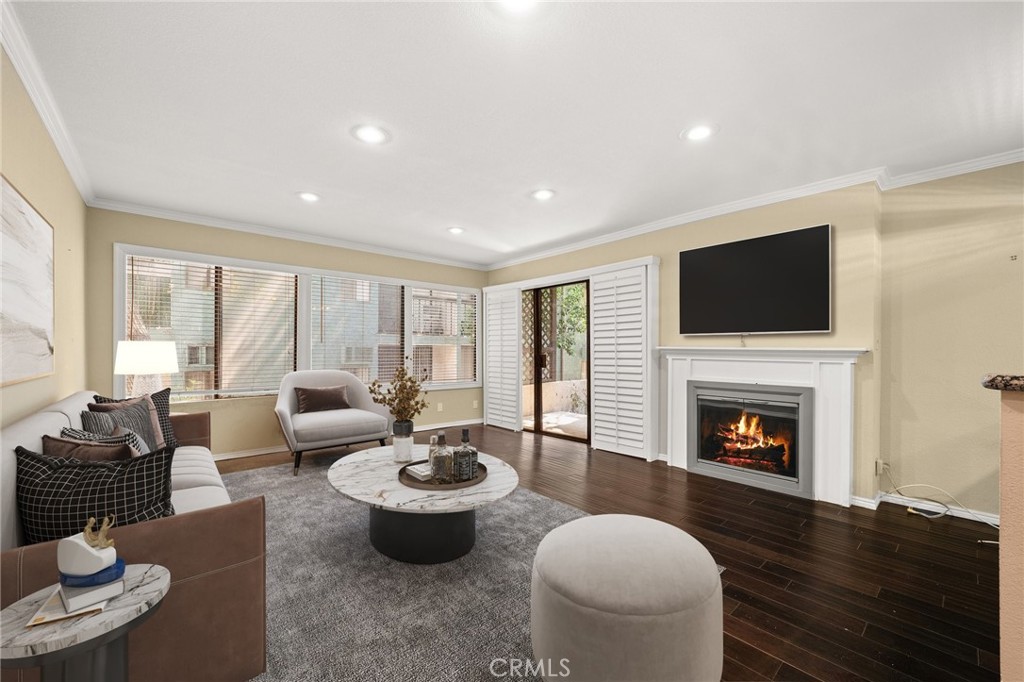 950 N Kings Road 160