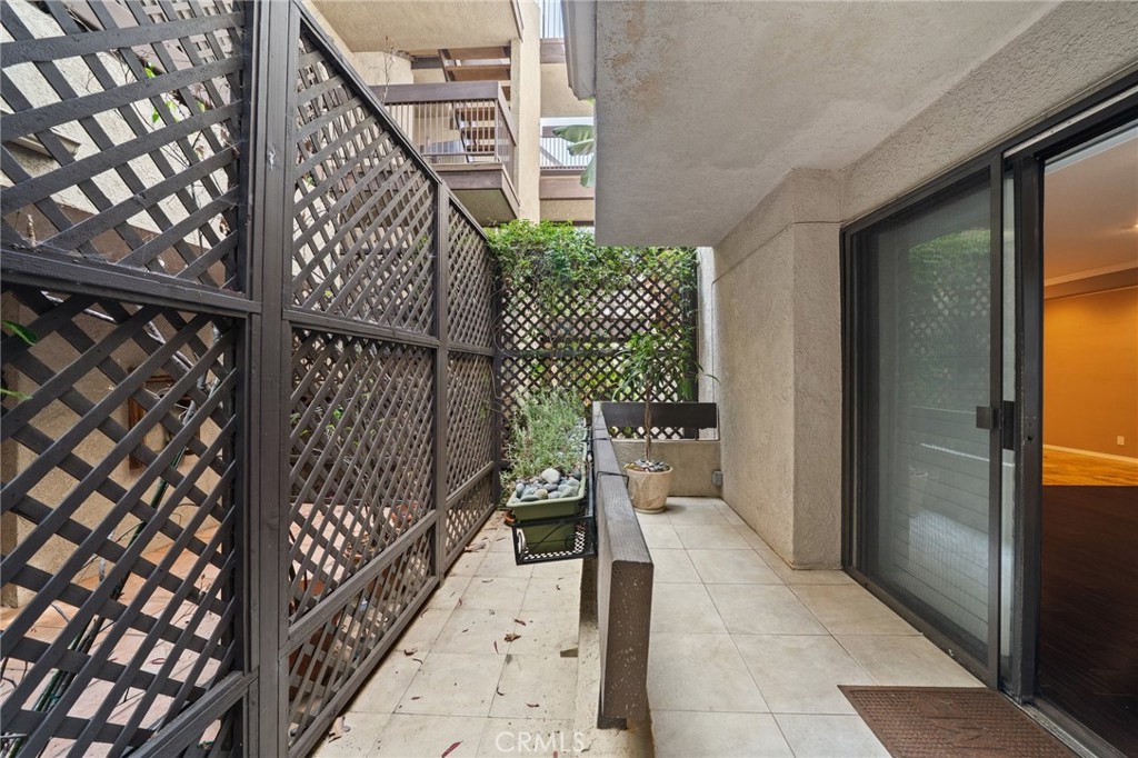 950 N Kings Road 160