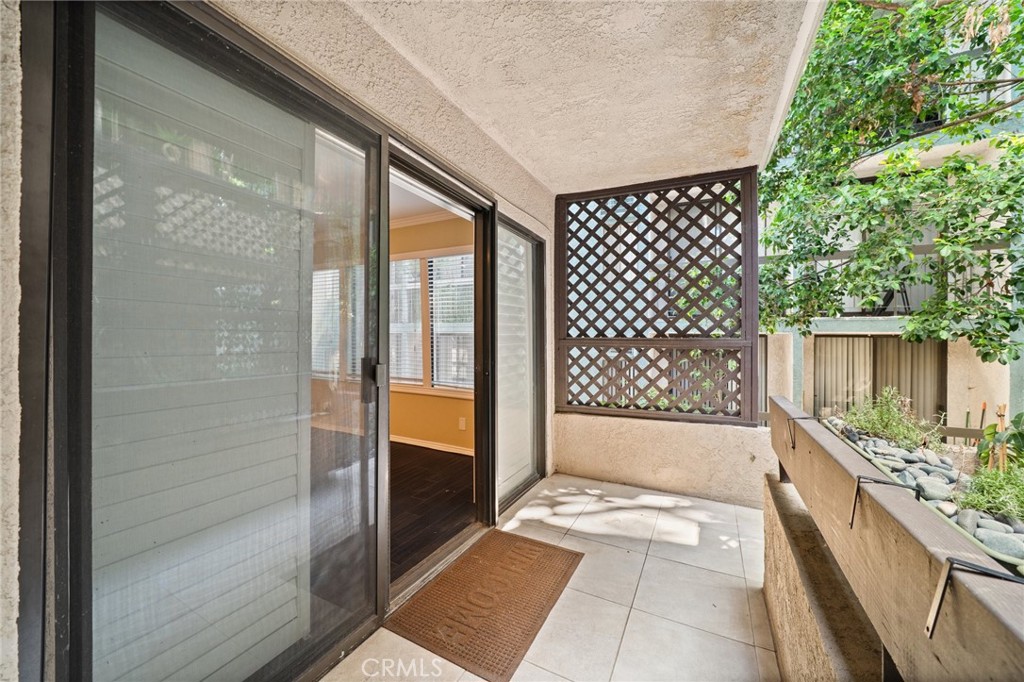 950 N Kings Road 160