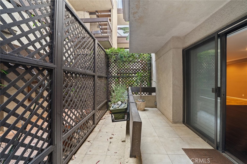 950 N Kings Road 160