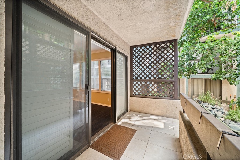950 N Kings Road 160