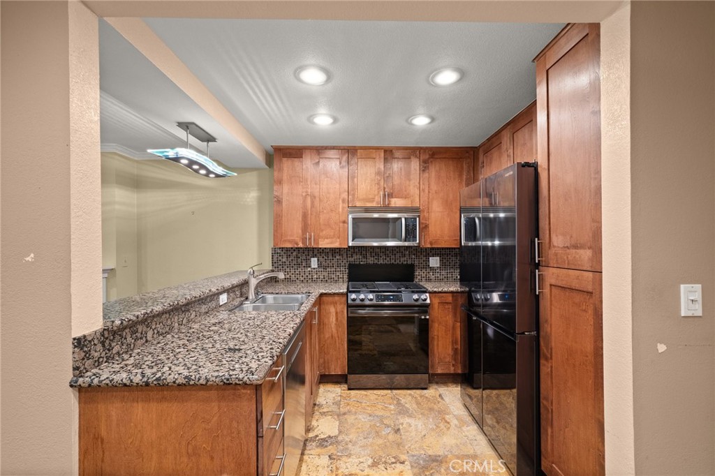 950 N Kings Road 160