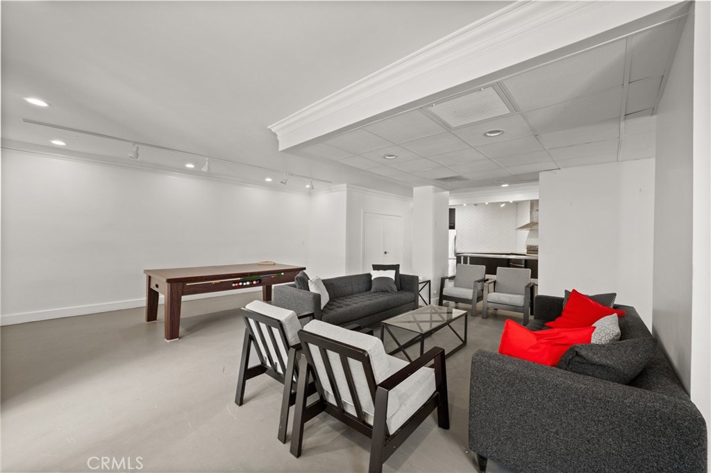 950 N Kings Road 160