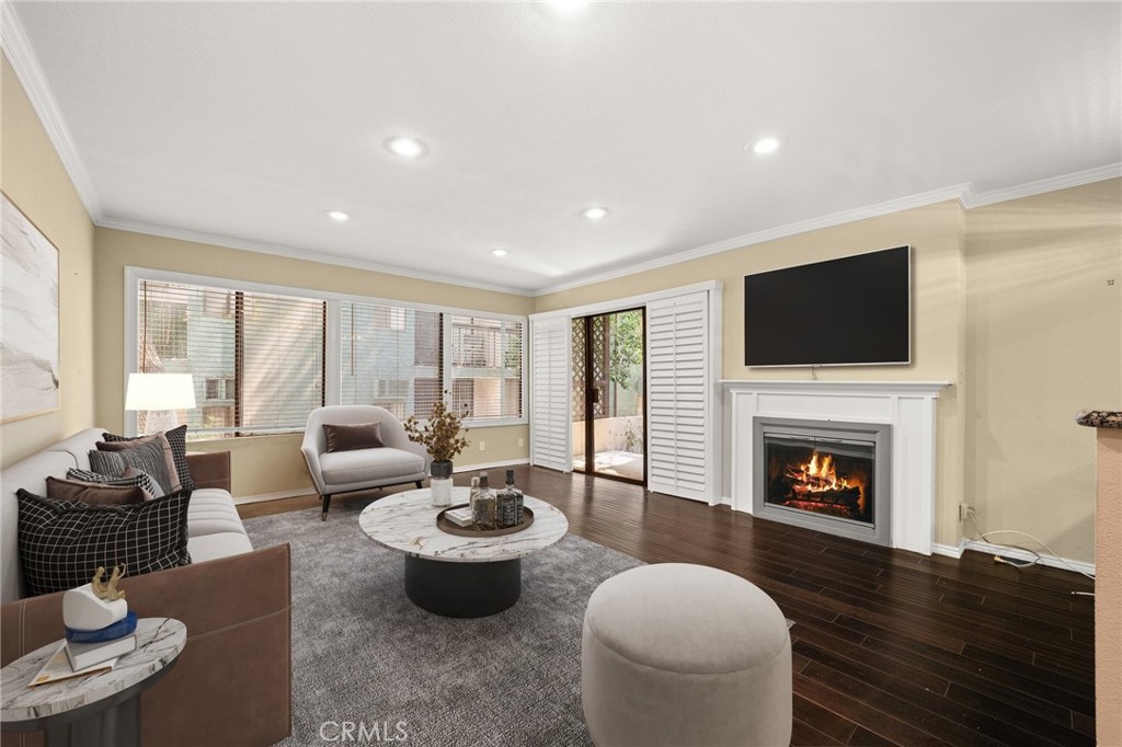 950 N Kings Road 160