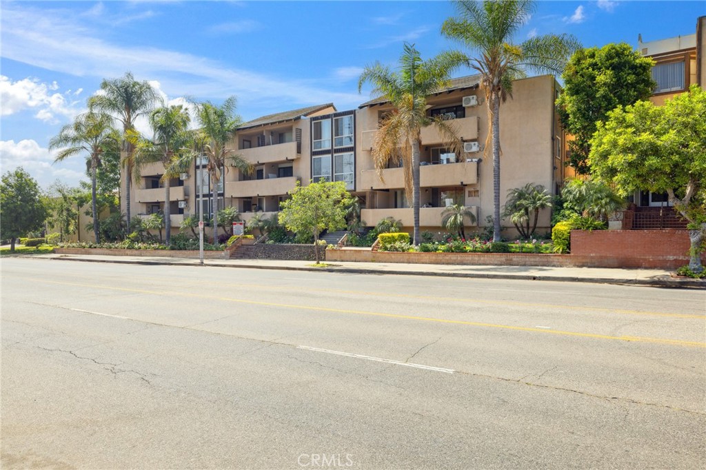 17000 Burbank Boulevard 106