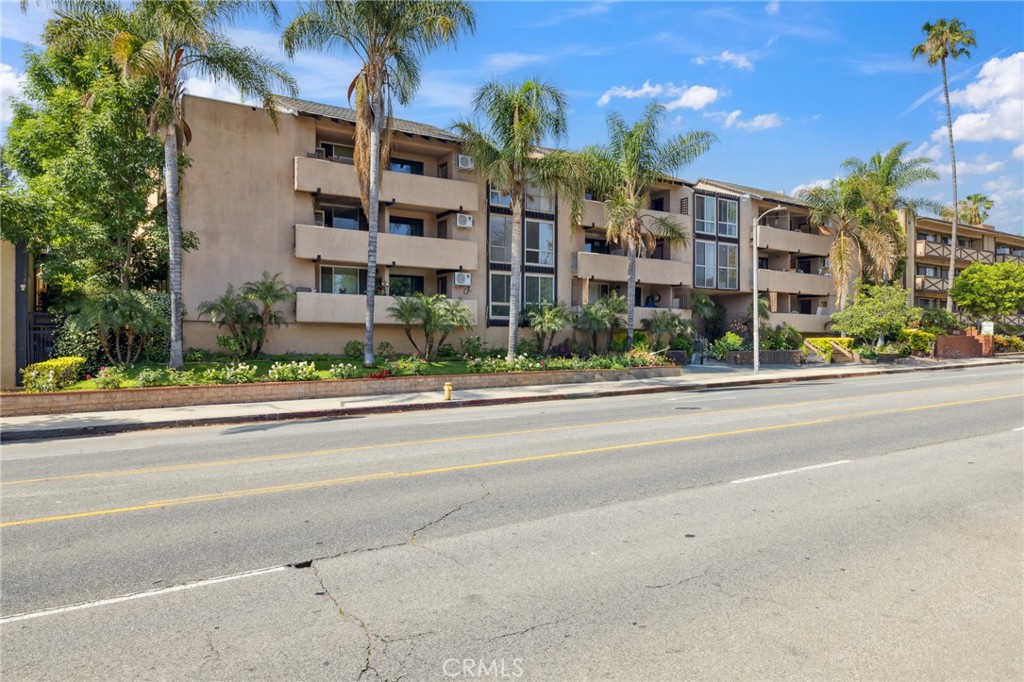 17000 Burbank Boulevard 106