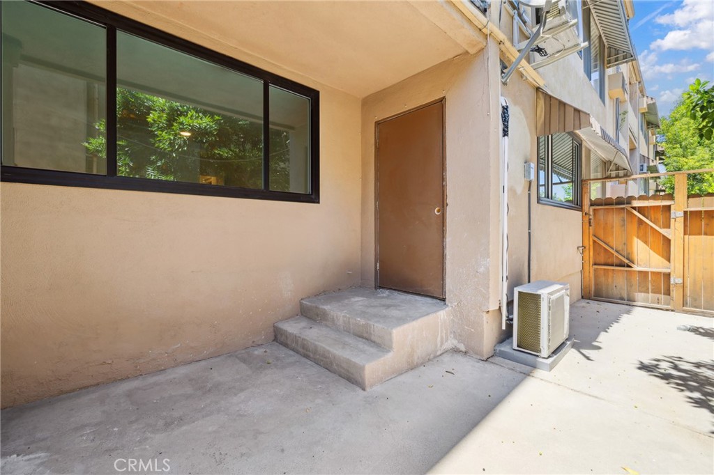 17000 Burbank Boulevard 106