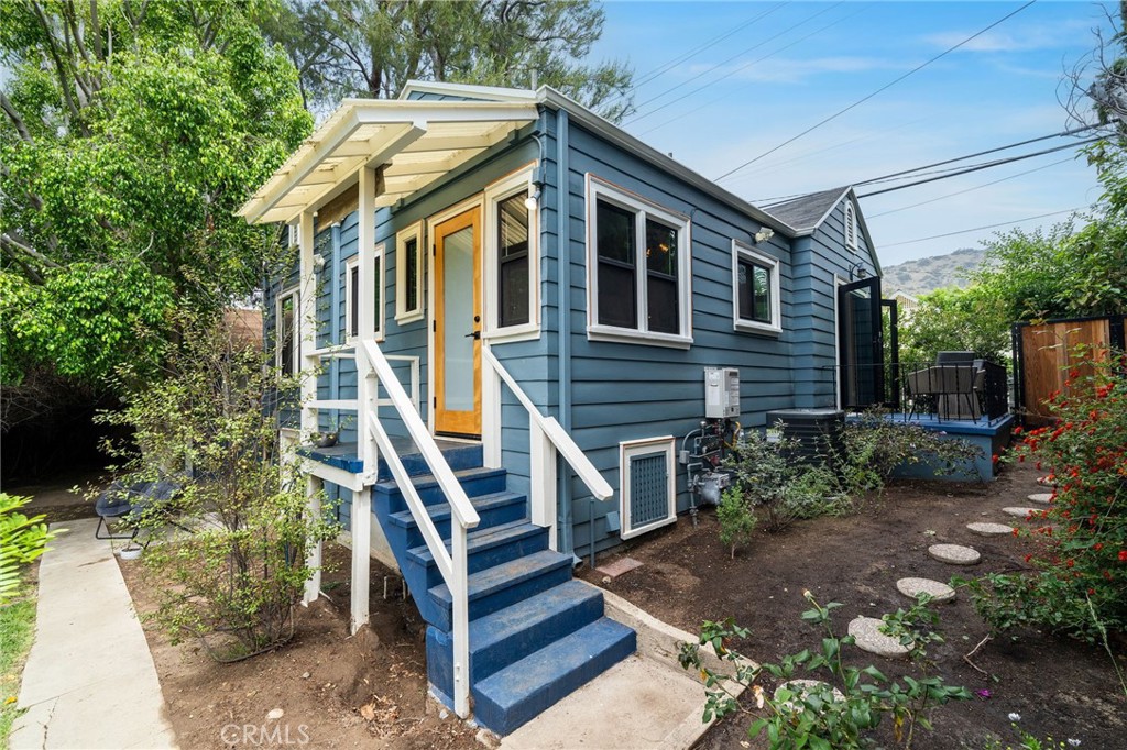 1812 Las Flores Drive