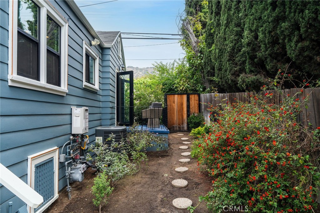 1812 Las Flores Drive