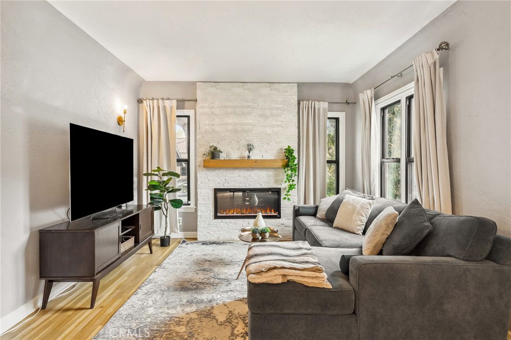 1812 Las Flores Drive