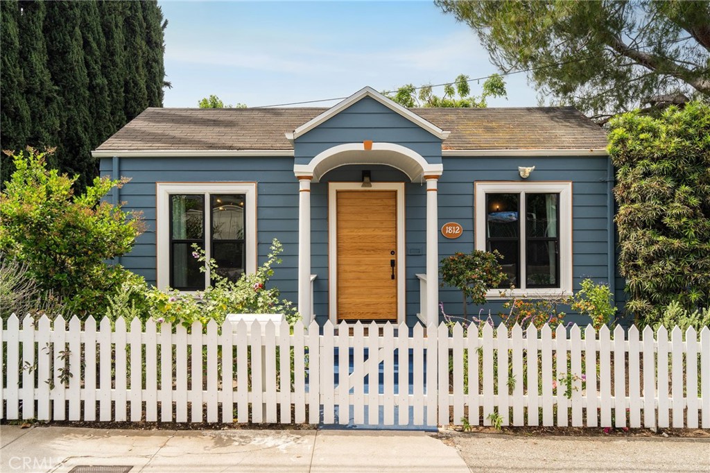 1812 Las Flores Drive