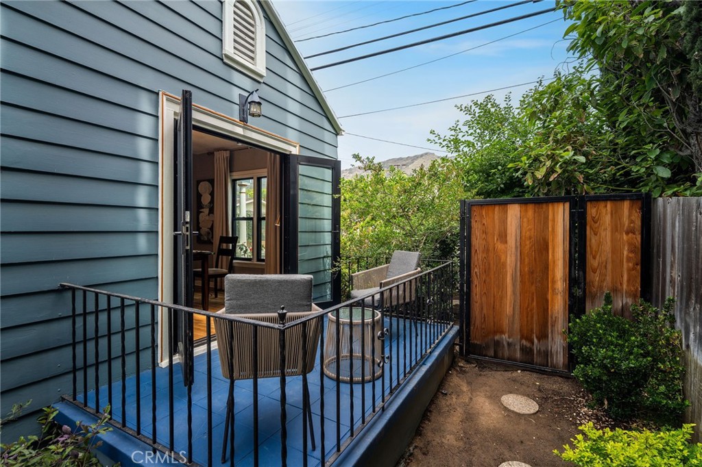 1812 Las Flores Drive