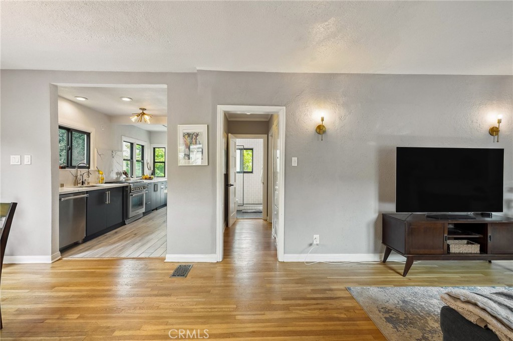 1812 Las Flores Drive