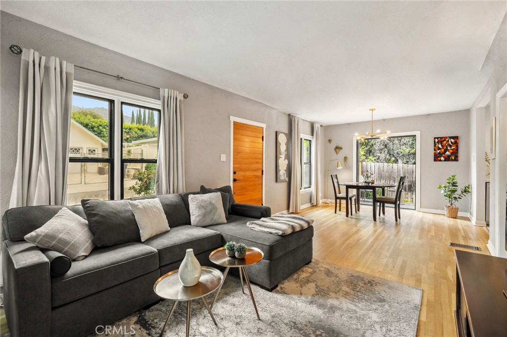 1812 Las Flores Drive