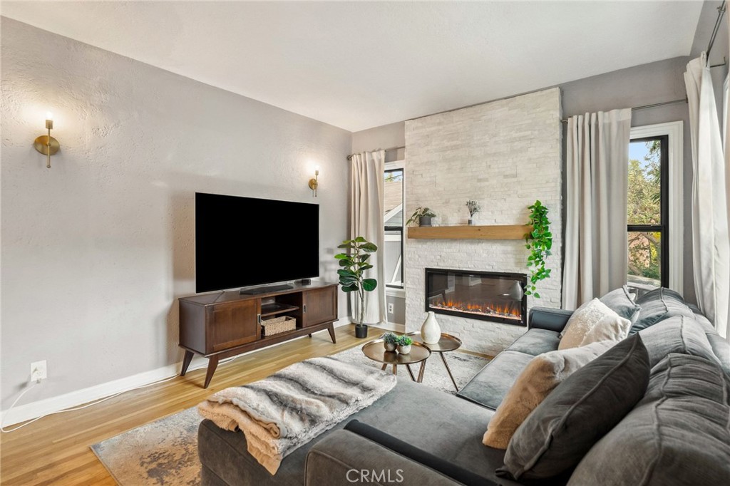 1812 Las Flores Drive