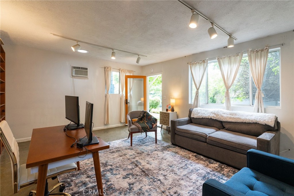 1812 Las Flores Drive