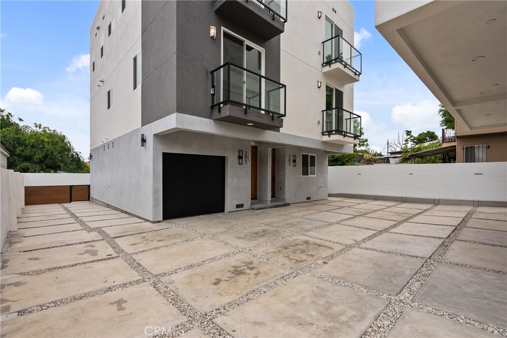 201 S Westlake Ave Unit #203