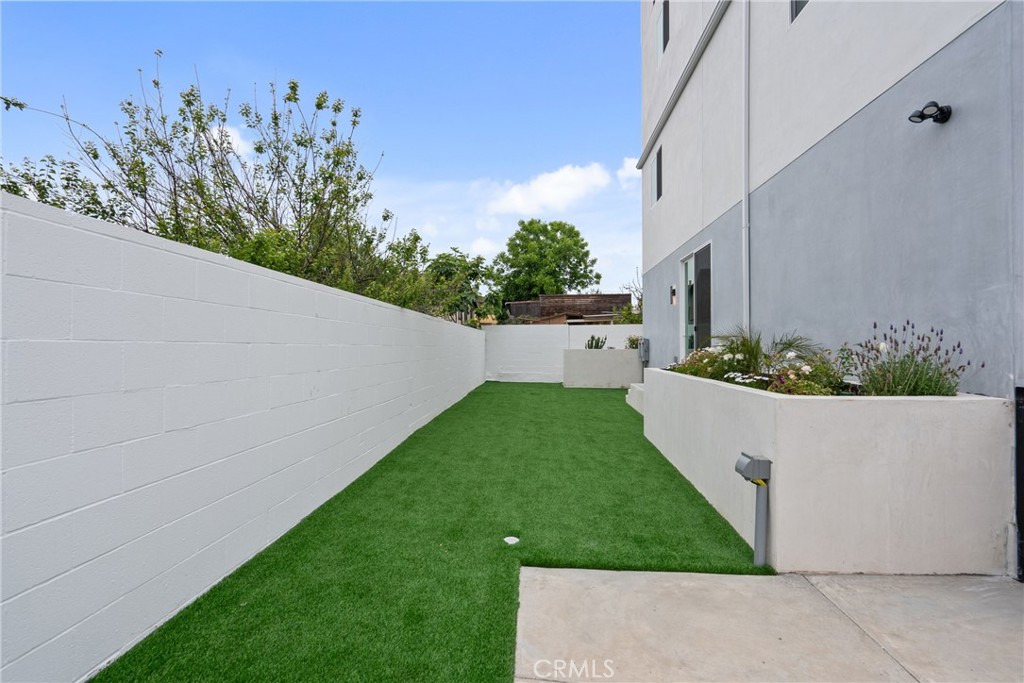201 S Westlake Ave Unit #203