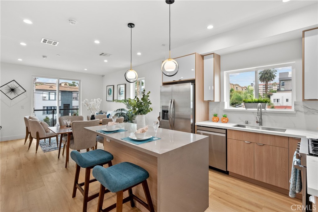 201 S Westlake Ave Unit #203
