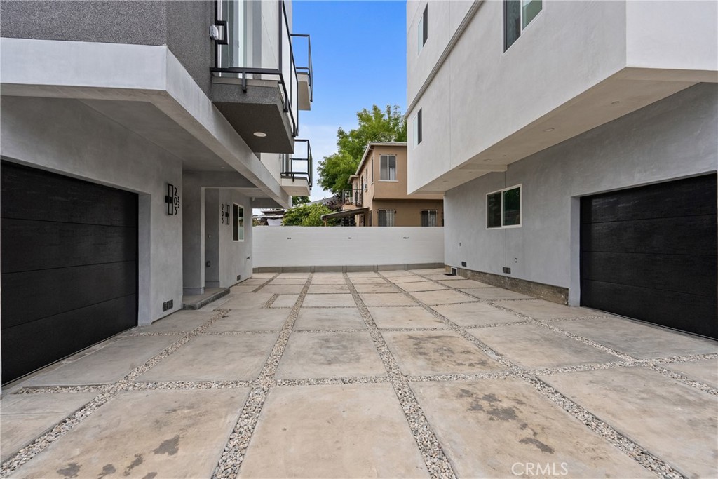 201 S Westlake Ave Unit #203