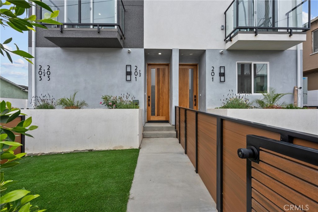 201 S Westlake Ave Unit #203