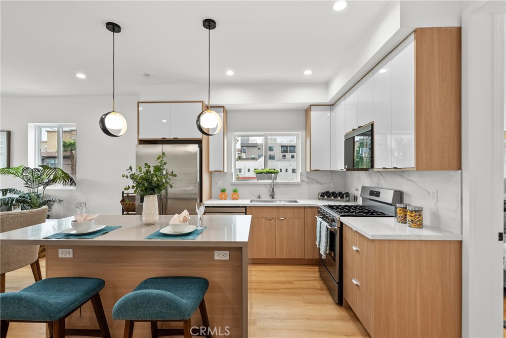 201 S Westlake Ave Unit #203