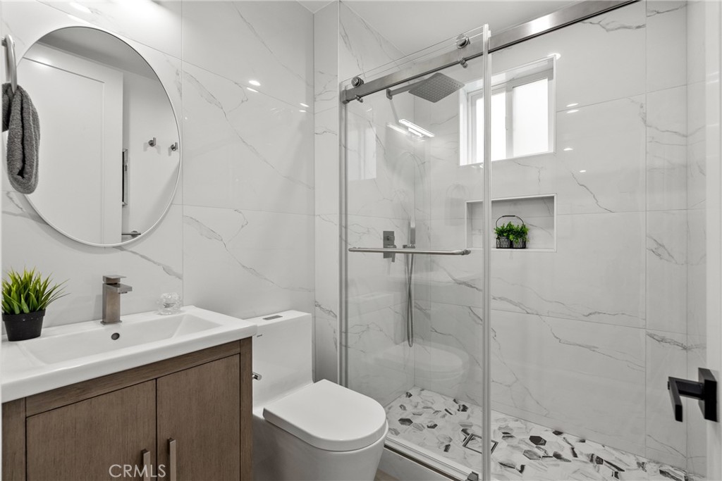 201 S Westlake Ave Unit #203