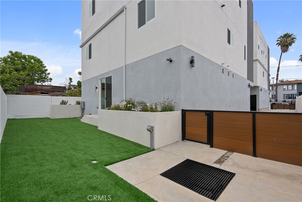 201 S Westlake Ave Unit #203